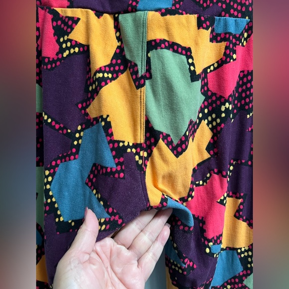 LULAROE in EUC (Excellent Used Condition) OS Leggings One Size. - Picture 5 of 11